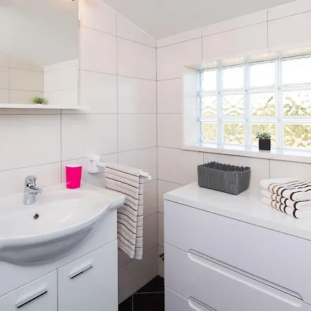 Feriehus Ferienvilla Mit Kamin Am Waldrand