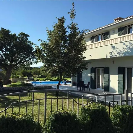 Ferienvilla Mit Kamin Am Waldrand * Šestanovac