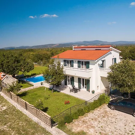 Ferienvilla Mit Kamin Am Waldrand * Šestanovac